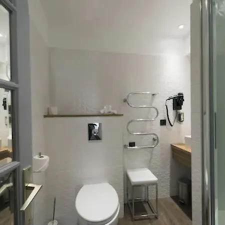 Hotel De Paris 3*