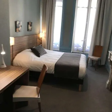 De Paris 3*
