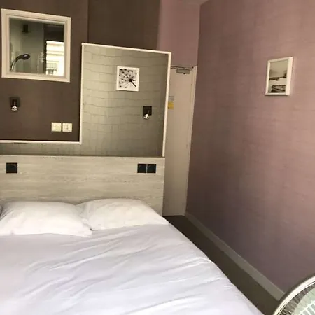 De Paris Hotel 3*
