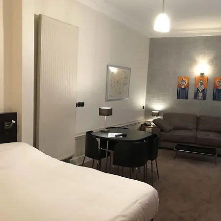 Hotel De Paris 3*