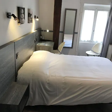 巴黎酒店 3*
