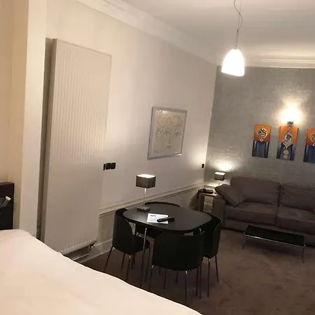 מלון De Paris 3*