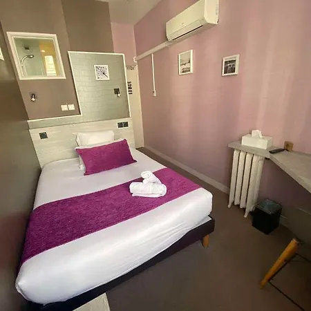 מלון De Paris 3*