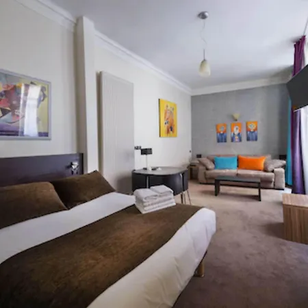 De Paris 3*